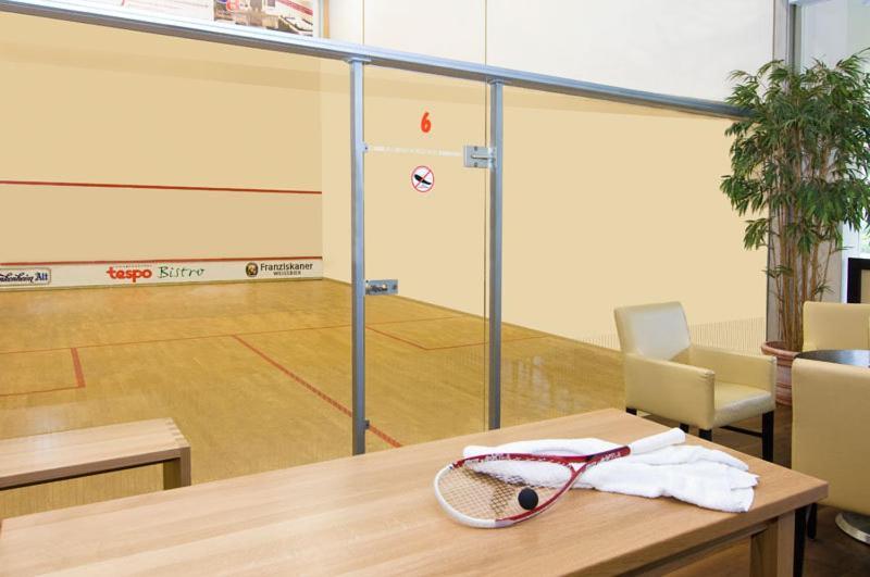 Tespo Hotel Und Sportpark Kaarst Bagian luar foto